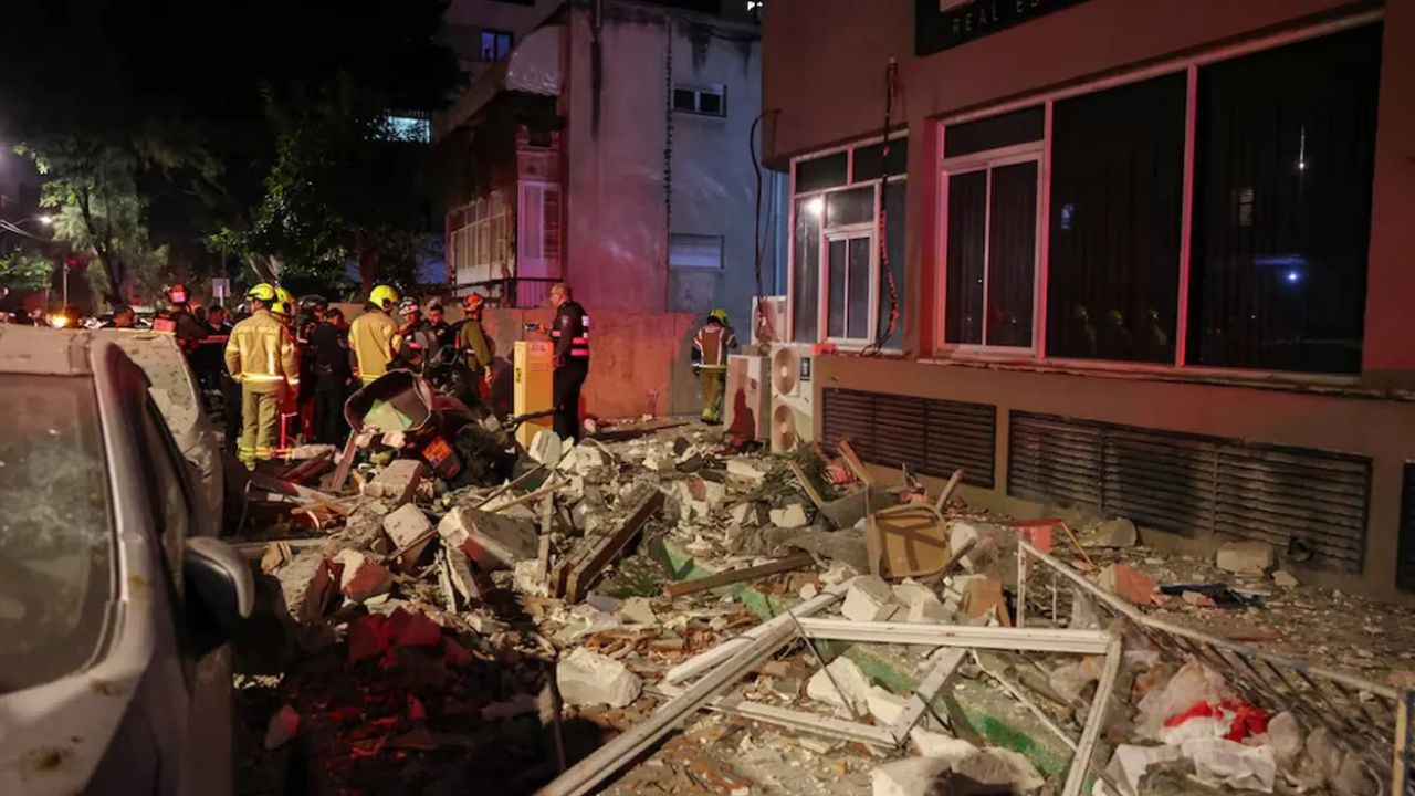 তেল আবিবে ইরানের ক্লাস্টার মিসাইল হামলা: মধ্যপ্রাচ্যে সংঘাতের নতুন মোড়