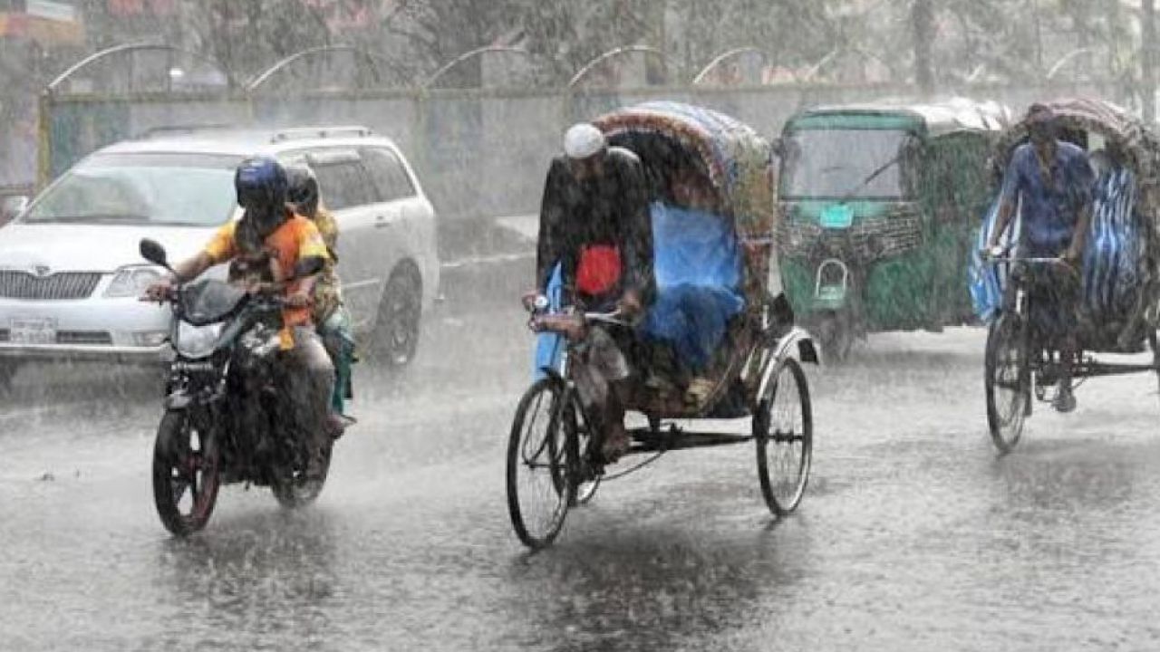 ঈদের আগের দিন রাজধানীতে হঠাৎ কালবৈশাখী: ঘরমুখো মানুষের চরম ভোগান্তি