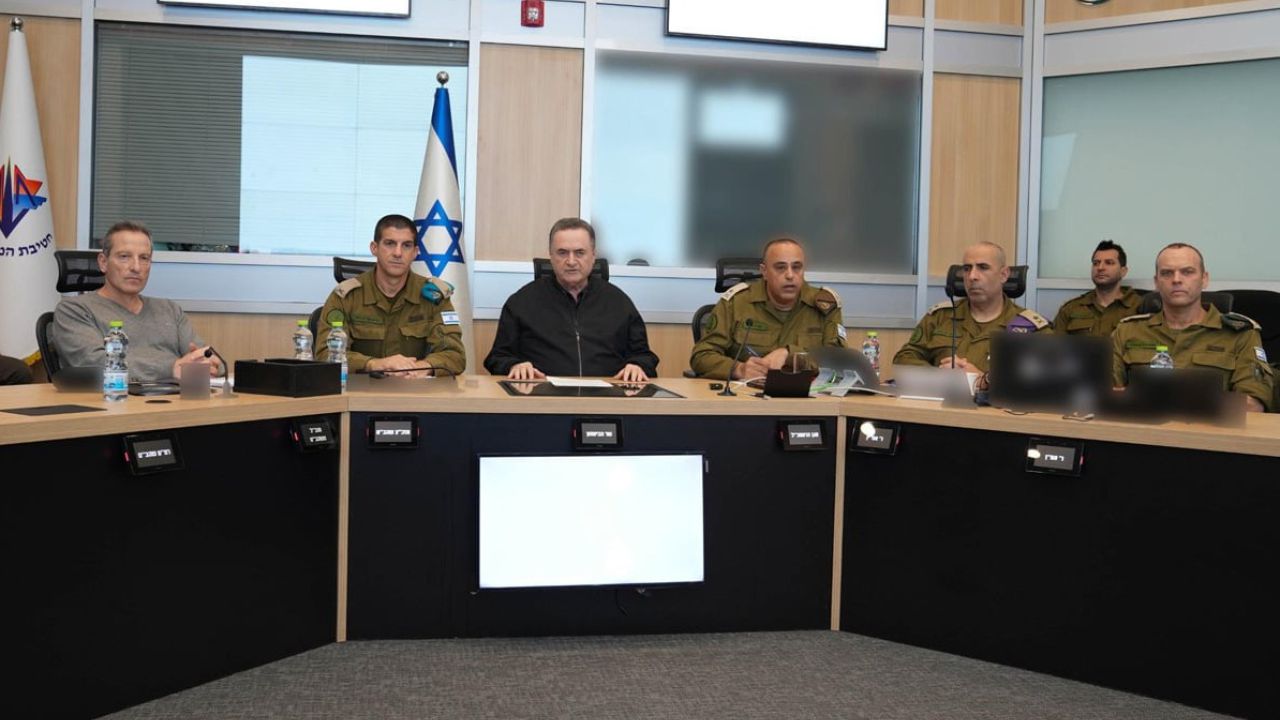 ইরানে হামলার তীব্রতা আরও বাড়ানোর হুমকি ইসরায়েলের