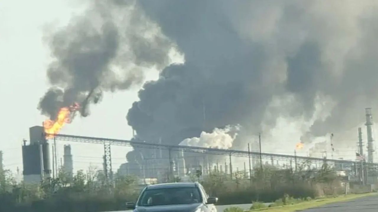 যুক্তরাষ্ট্রের টেক্সাসে তেল শোধনাগারে ভয়াবহ বিস্ফোরণ