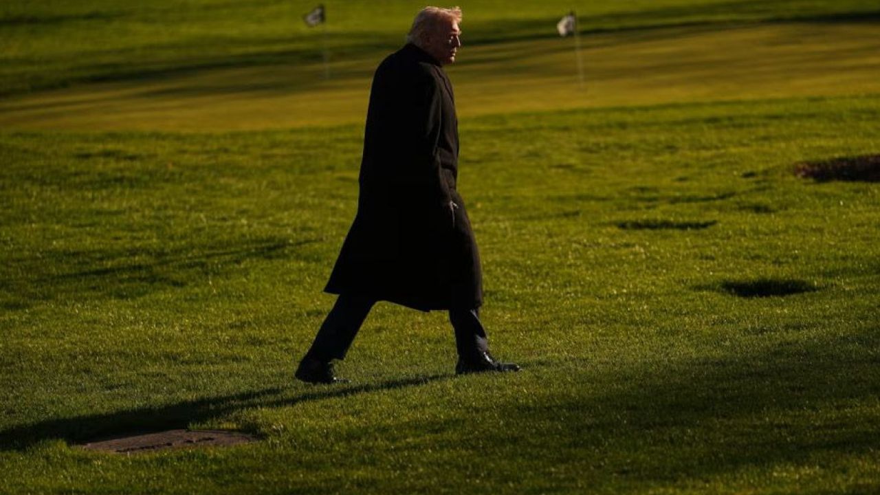 ইরান ইস্যুতে উভয় সংকটে ট্রাম্প