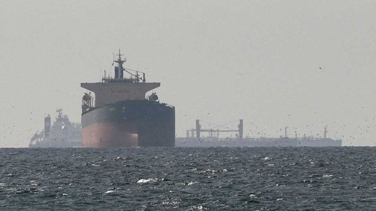 হরমুজ প্রণালিতে যেসব জাহাজ চলাচলে বাধা দেবে না ইরান