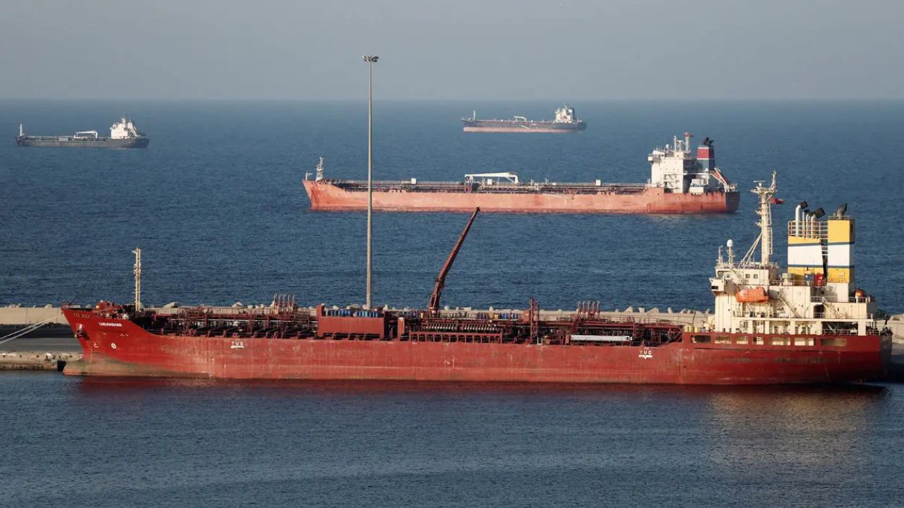  হরমুজ প্রণালিতে জাহাজ চলাচল নিয়ে ইরানের নতুন কঠোর বার্তা