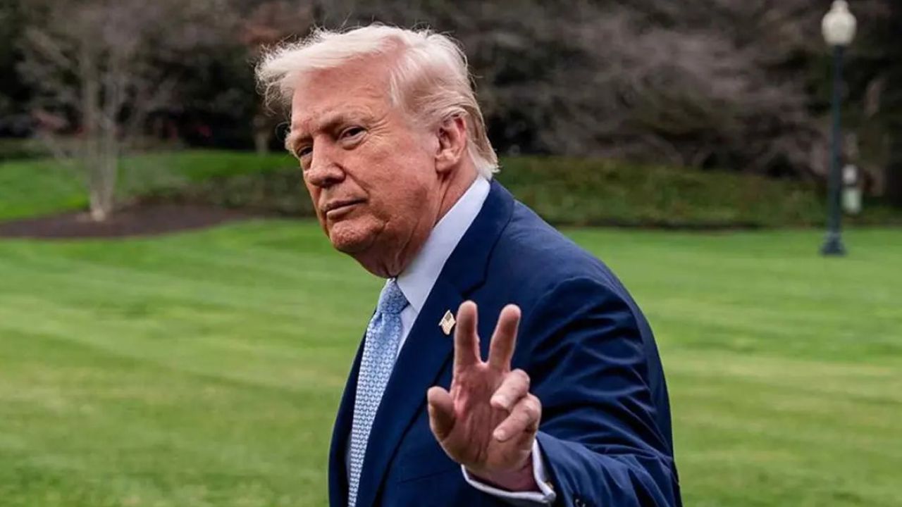 ইরানের বিদ্যুৎকেন্দ্রে হামলা আরও ১০ দিন স্থগিত করলেন ট্রাম্প