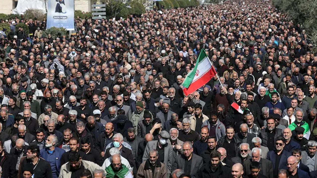 শত্রুর জন্য ‘নরক’ তৈরি করতে প্রস্তুত ইরানের ১০ লাখ যোদ্ধা