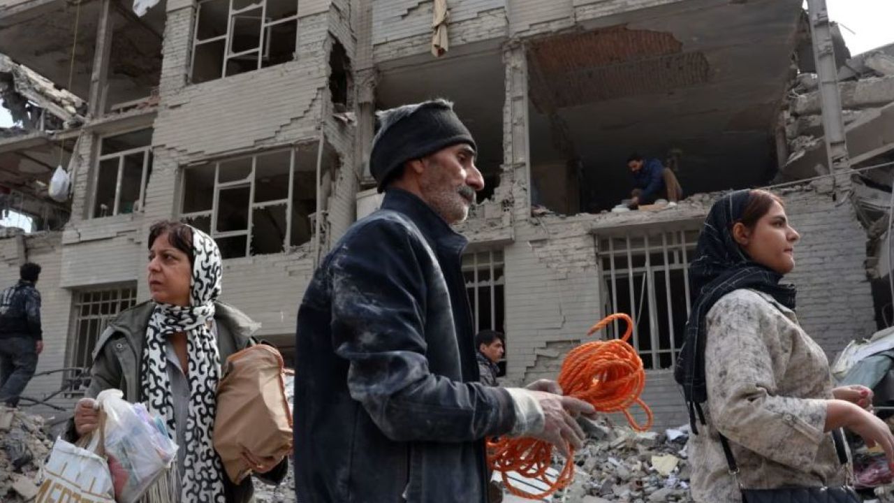 ইরান ও লেবাননে ৪০ লাখ মানুষ বাস্তুচ্যুত: চরম মানবিক বিপর্যয়