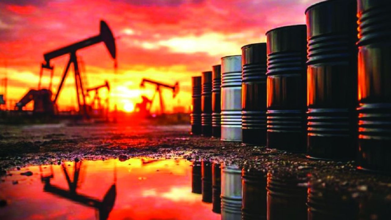  ট্রাম্পের ঘোষণায় বিশ্ববাজারে তেলের দামে বড় দরপতন