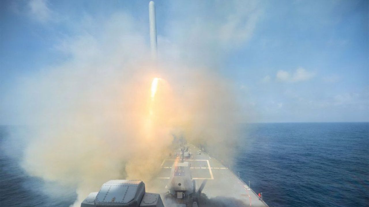 অস্ত্রসংকটে পেন্টাগন: দ্রুত ফুরোচ্ছে আমেরিকার শক্তিশালী ক্ষেপণাস্ত্র ভাণ্ডার