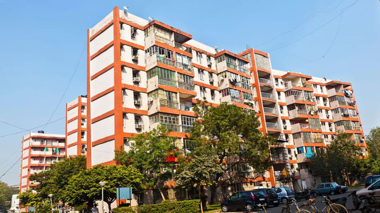 স্বামীর ঝুলন্ত দেহ দেখে ১৭ তলা থেকে ঝাঁপ তরুণীর