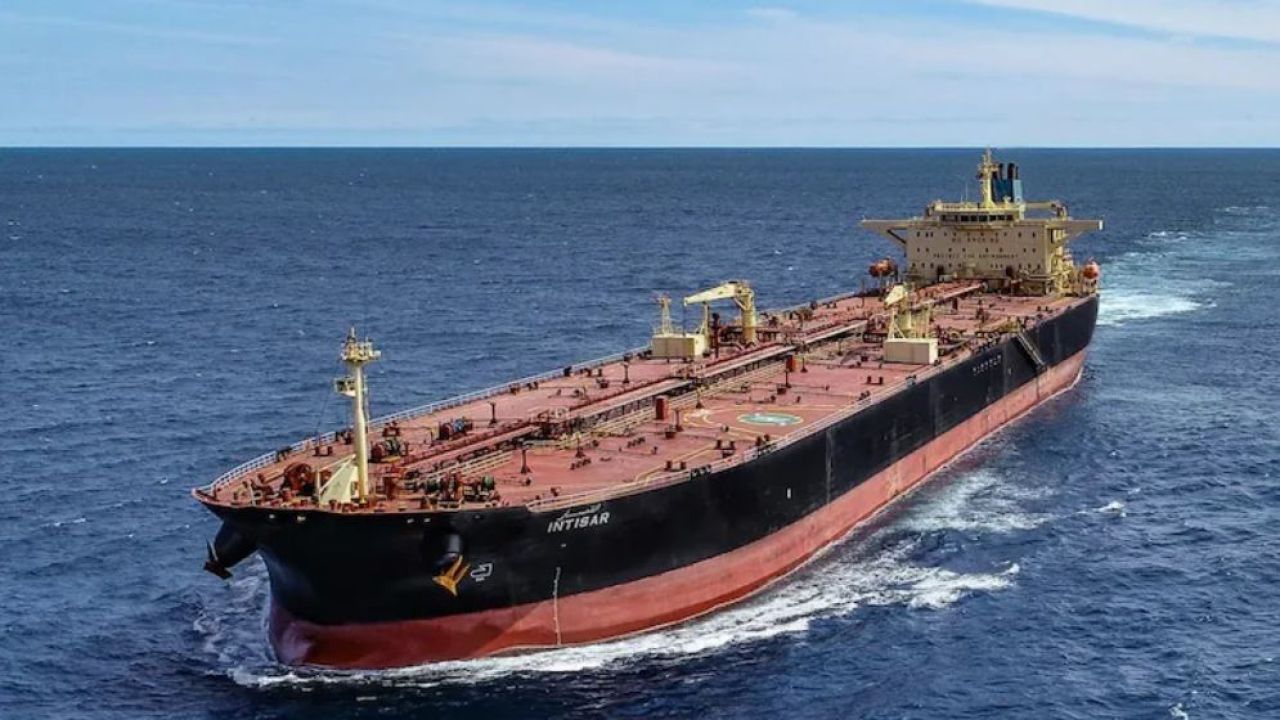 সাত বছর পর ভারতের বন্দরে পৌঁছাচ্ছে ইরানি তেলের বিশাল চালান