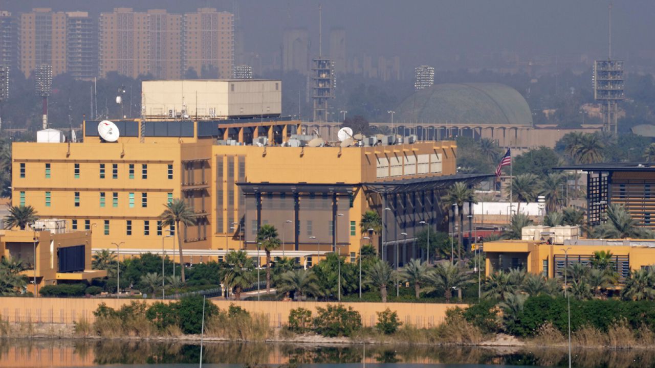 বাগদাদে মার্কিন দূতাবাসে বড় হামলার আশঙ্কা ও নাগরিকদের ইরাক ত্যাগের নির্দেশ