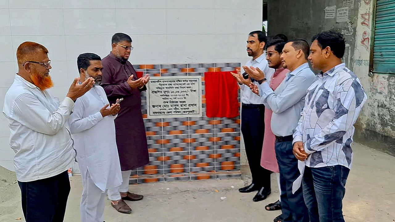 জয়পুরহাটে দুটি পাকা রাস্তা ও মসজিদ নির্মাণ কাজের উদ্বোধন