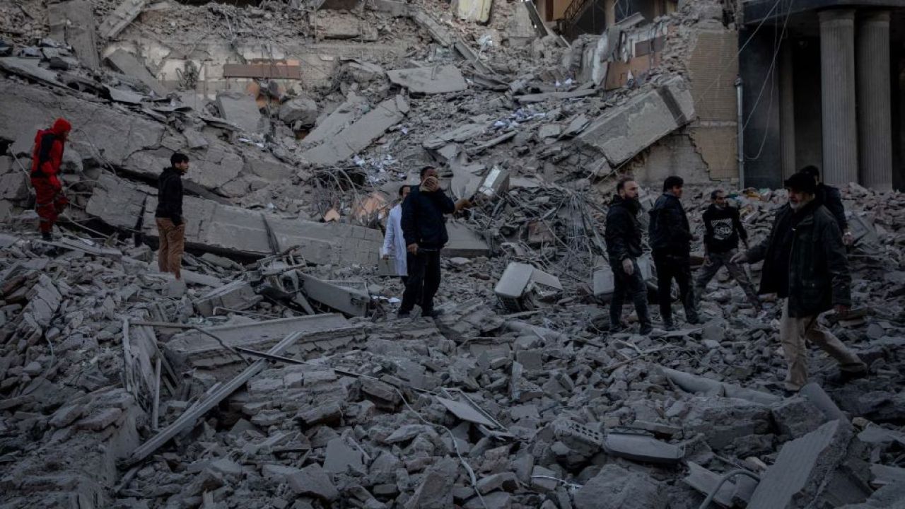 ইরানে মার্কিন পাইলট উদ্ধারে মার্কিন-ইসরায়েলি অভিযান; হামলায় ৫ ইরানি নিহত