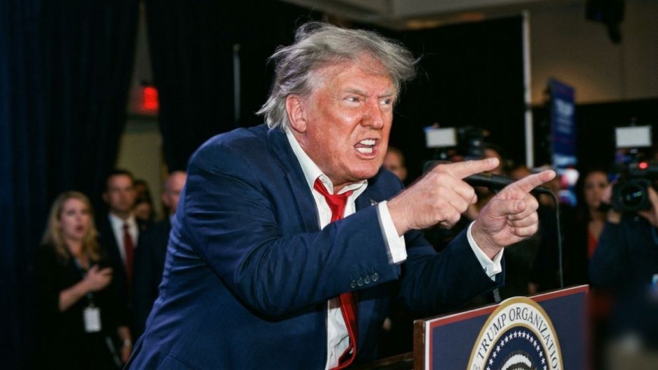 ‘মানসিক নিয়ন্ত্রণ হারিয়ে ফেলছেন ট্রাম্প