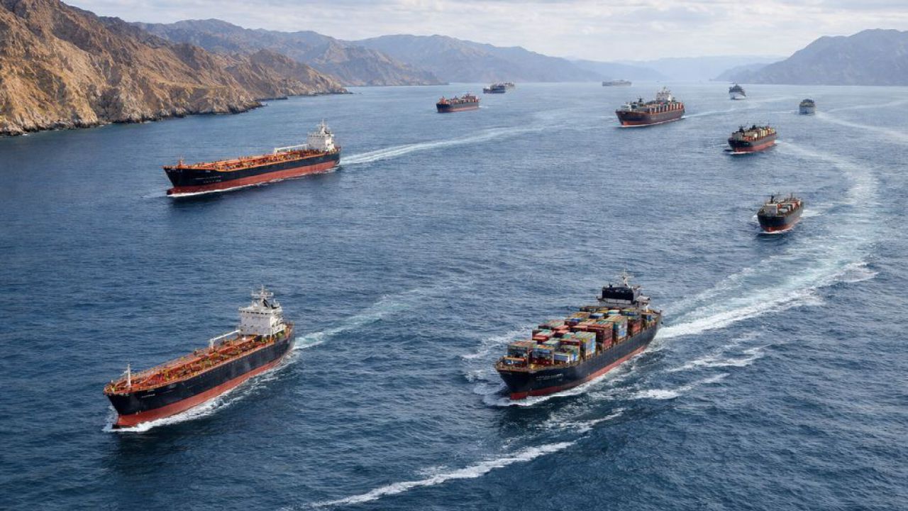 হরমুজ প্রণালিতে ইরানের নতুন বাস্তবতা ও জাহাজ চলাচলে ট্রানজিট টোল