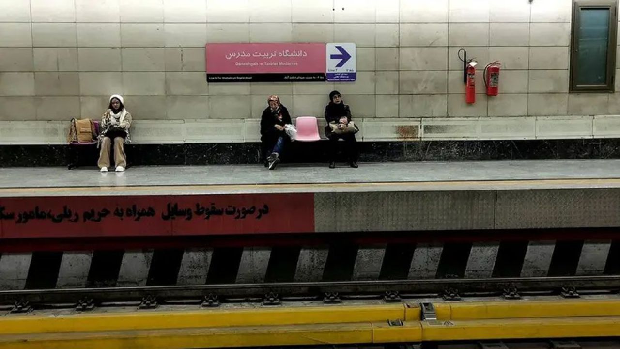 ইরানি নাগরিকদের ট্রেন ও রেললাইন থেকে দূরে থাকার জরুরি সতর্কবার্তা দিল ইসরাইল