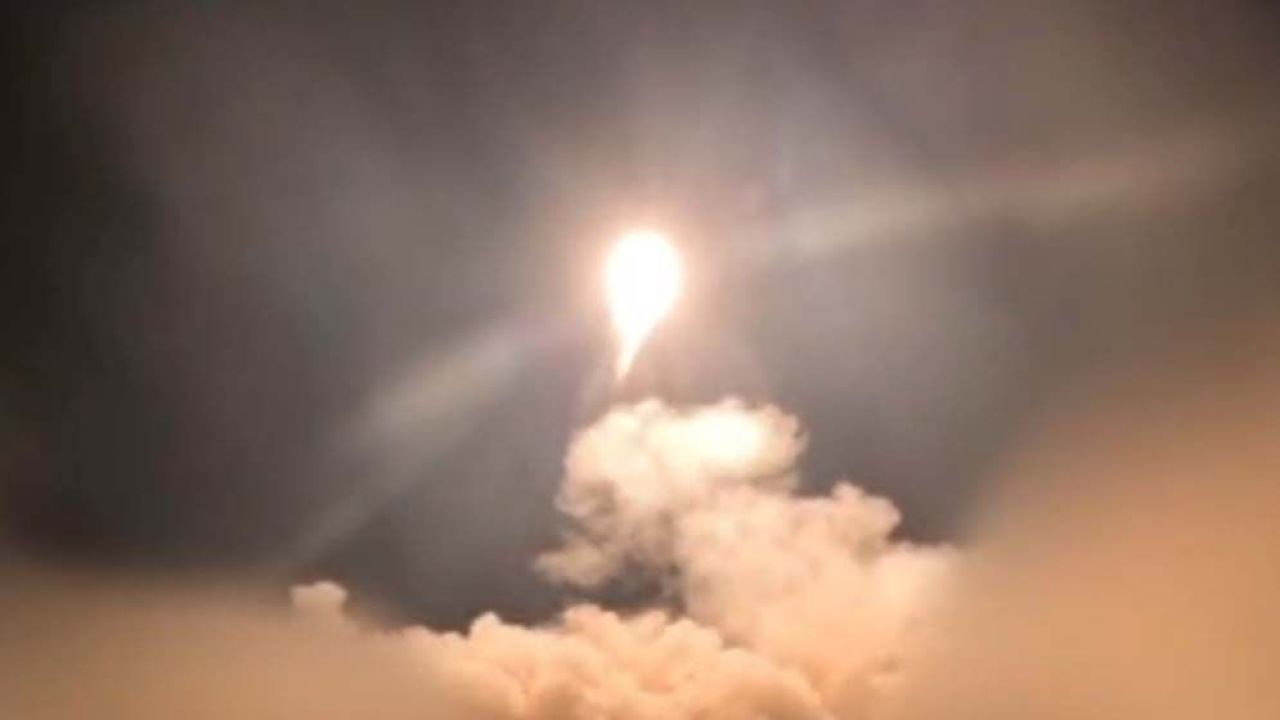 ইরানি ক্ষেপণাস্ত্র ও ড্রোন হামলায় সৌদি আরবে তেল উৎপাদন বন্ধ ও চরম উত্তেজনা