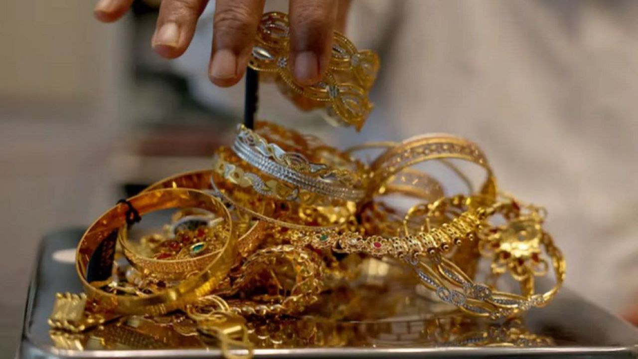 যুদ্ধবিরতির ঘোষণায় বিশ্ববাজারে স্বর্ণের দামে বড় লাফ: ৩ সপ্তাহের মধ্যে সর্বোচ্চ