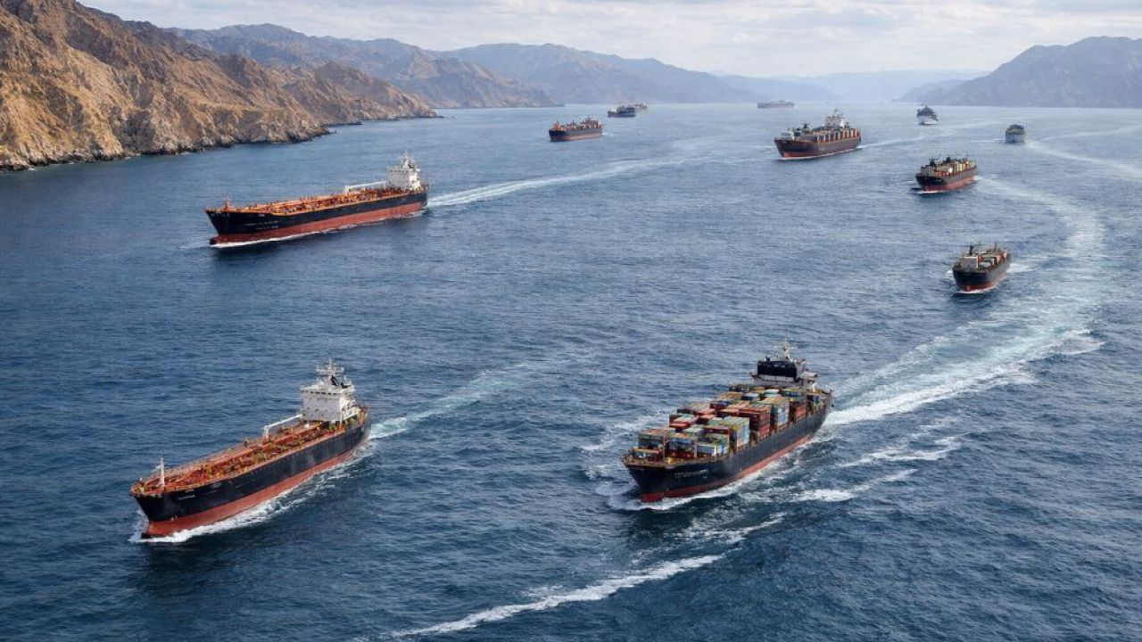  বিশ্ব বাণিজ্যের চাবিকাঠি: ঝুঁকির মুখে থাকা পাঁচটি কৌশলগত সমুদ্রপথ