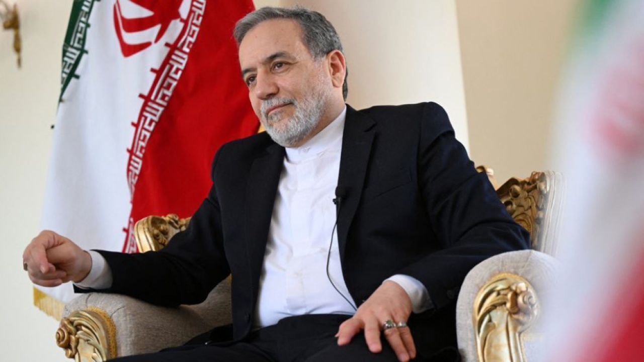 হামলা বন্ধের শর্তে সামরিক অভিযান স্থগিতের ঘোষণা দিলেন আব্বাস আরাগচি