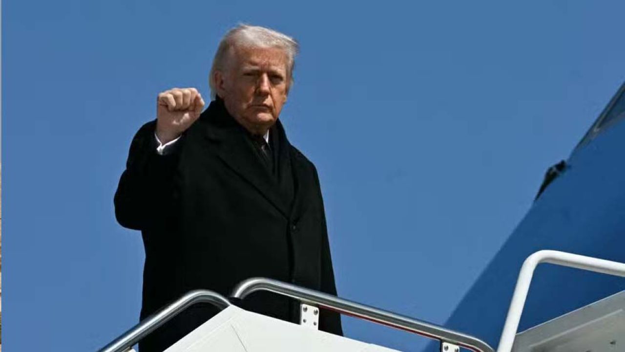 চুক্তি না হলে ইরানে আগের চেয়েও শক্তিশালী হামলার হুঁশিয়ারি দিলেন ট্রাম্প