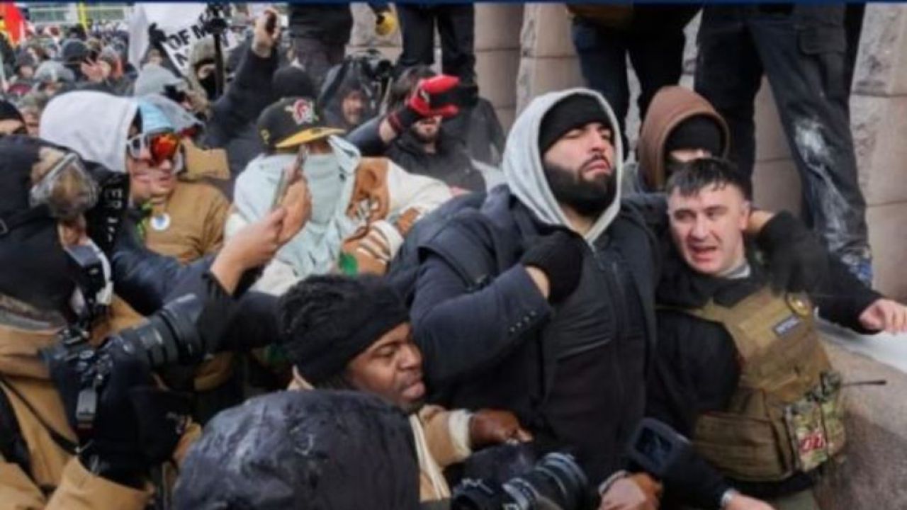 ইরানে ইসরাইলি পাইলটকে মারধরের ভিডিওটি ভুয়া: ফ্যাক্টচেক প্রতিবেদনে চাঞ্চল্যকর তথ্য