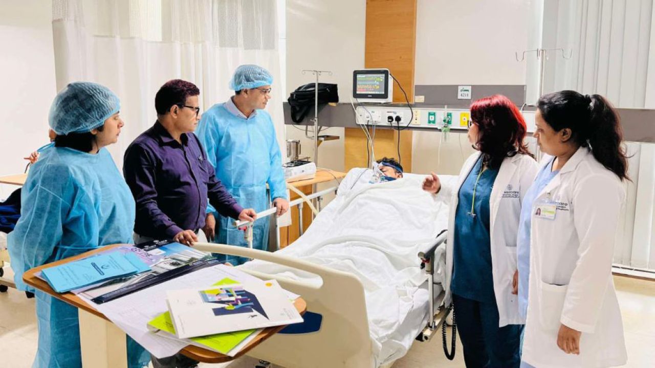 পুলিশের উপস্থিতিতে পাম্প ম্যানেজারের ওপর যুবদল কর্মীর অতর্কিত হামলা