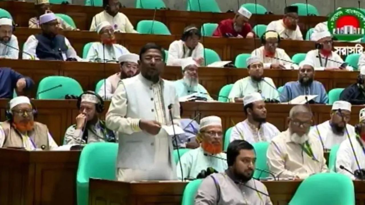 রাত ২টা পর্যন্ত লাইনে দাঁড়িয়েও জ্বালানি মেলেনি বলে সংসদে ক্ষোভ জামায়াত এমপির