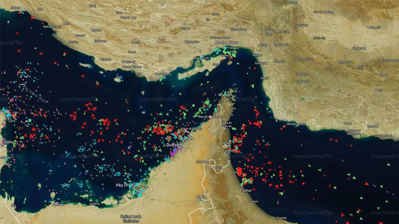 যুদ্ধবিরতির শর্তে হরমুজ প্রণালি খোলা রাখার ঘোষণা দিল ইরান