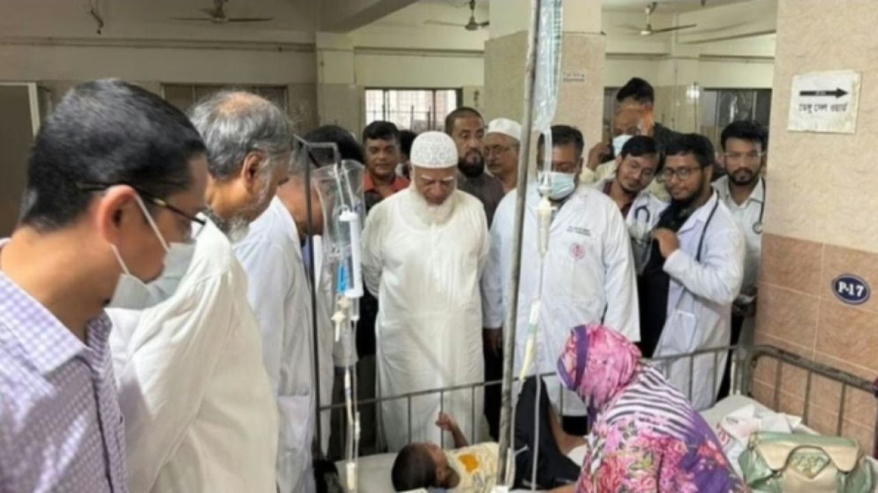 শিশু হাসপাতালে হামের চিকিৎসায় সরকারি বরাদ্দ অপর্যাপ্ত, শয্যা বাড়ানোর দাবি জামায়াত আমিরের