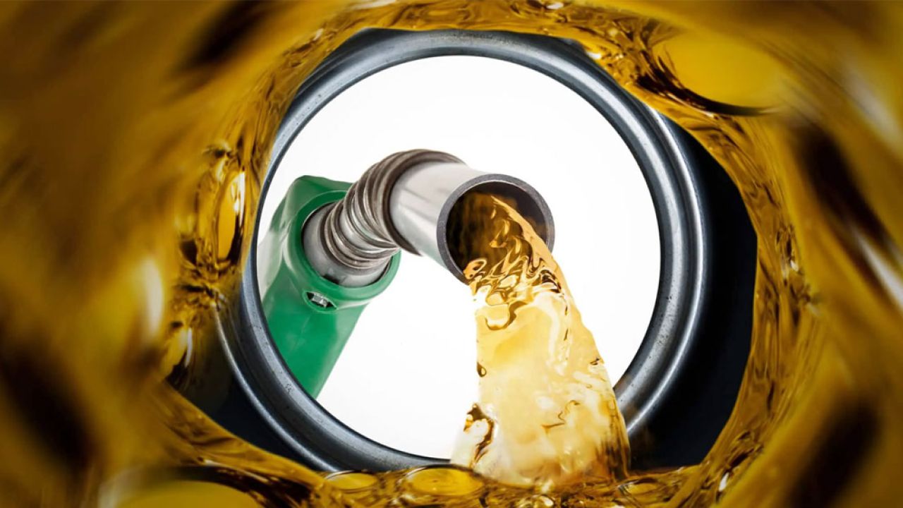 বিশ্ববাজারের সাথে সামঞ্জস্য রেখে দেশে জ্বালানি তেলের দাম বৃদ্ধি