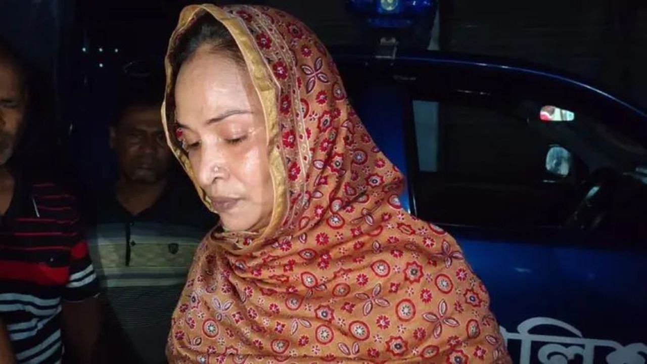 প্রভাব খাটিয়ে চাল চুরির অভিযোগে সাবেক মন্ত্রীর মেয়ে পরিচয় দেওয়া সেই কর্মকর্তা বদলি