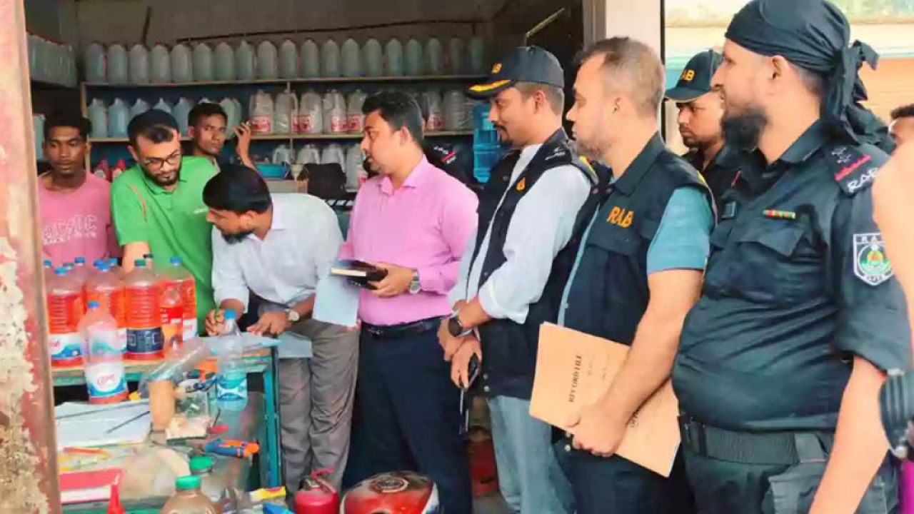 জ্বালানি তেলের কালোবাজারি ও অবৈধ মজুদে কুমিল্লায় দুই ব্যবসায়ীকে বড় অংকের জরিমানা