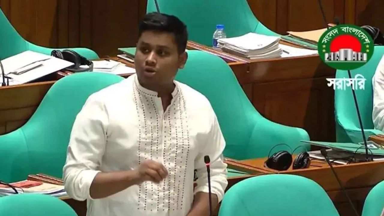 সংসদে মন্ত্রীদের জবাবদিহিতা ও সাইবার নিরাপত্তা আইন নিয়ে হাসনাত আব্দুল্লাহর তীব্র ক্ষোভ