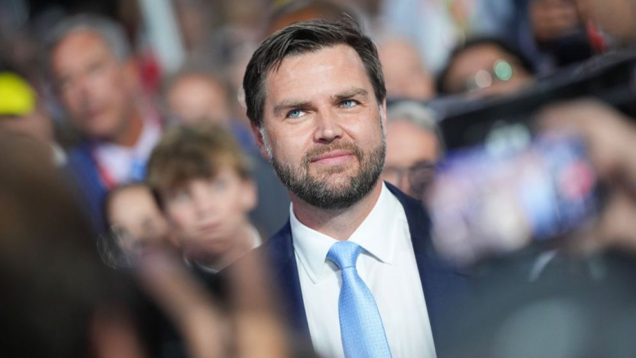 নিরাপত্তা ঝুঁকিতে জেডি ভ্যান্সের ইসলামাবাদ সফর বাতিল করলেন প্রেসিডেন্ট ট্রাম্প