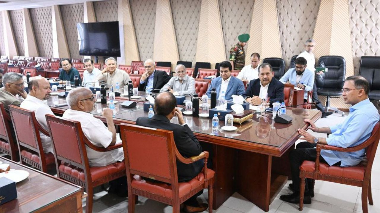 প্রধানমন্ত্রীর সঙ্গে নোয়াব নেতাদের বৈঠক: গণমাধ্যমের সংকট নিরসনে আলোচনার আশ্বাস