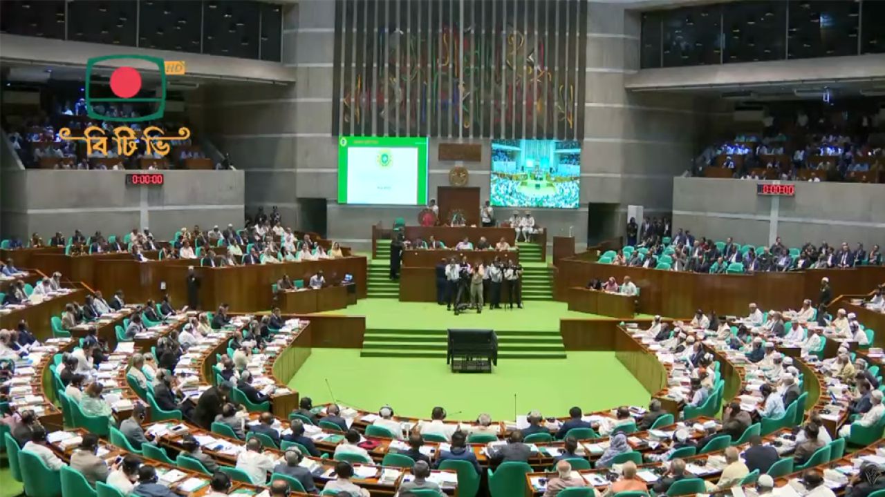 ছয় শর্তে সরাসরি সংসদ অধিবেশন দেখার সুযোগ পাচ্ছে ১৫০ শিক্ষার্থী