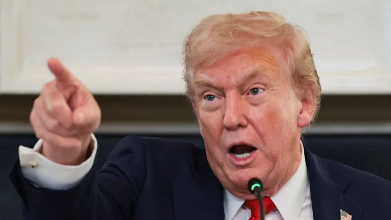 অনির্দিষ্টকালের জন্য ইরানের সাথে যুদ্ধবিরতি বাড়ালেন ট্রাম্প