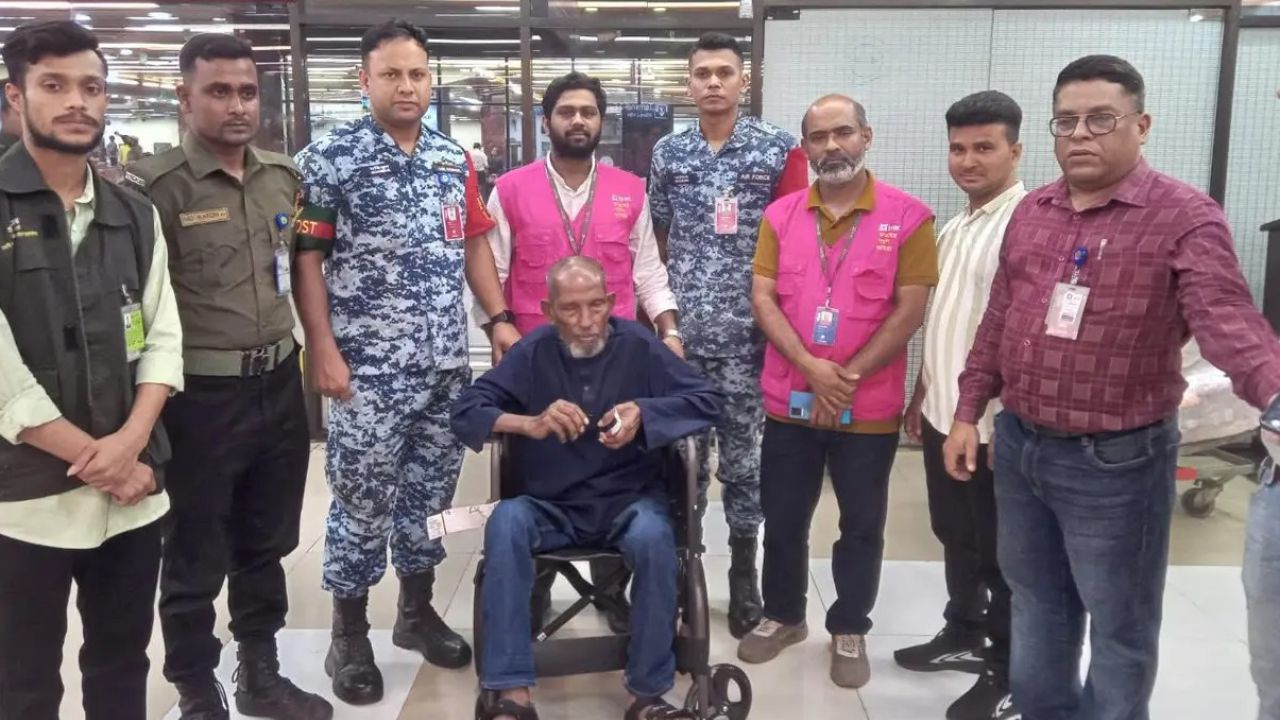 ২৭ বছর পর মালয়েশিয়ার জঙ্গল থেকে উদ্ধার হওয়া সেই প্রবাসীর দেশে প্রত্যাবর্তন