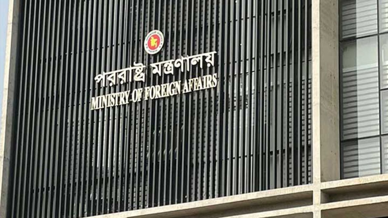 প্রধানমন্ত্রীর নির্দেশনায় ঢাকা থেকে জরুরি সহায়তা যাচ্ছে ইরানে