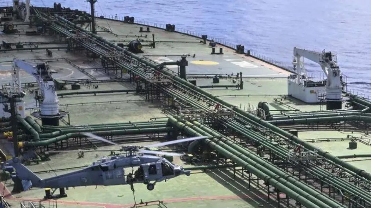 ভারত মহাসাগরে ইরানের তেলবাহী ট্যাংকার জব্দ করল যুক্তরাষ্ট্রের নৌবাহিনী