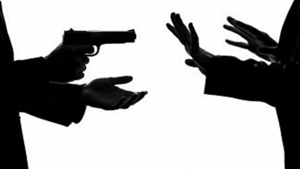 শ্যামলীতে হাসপাতাল ও স্ট্রিট ফুড দোকানে চাঁদাবাজি: যুবদল কর্মী মঈনসহ গ্রেপ্তার ৭