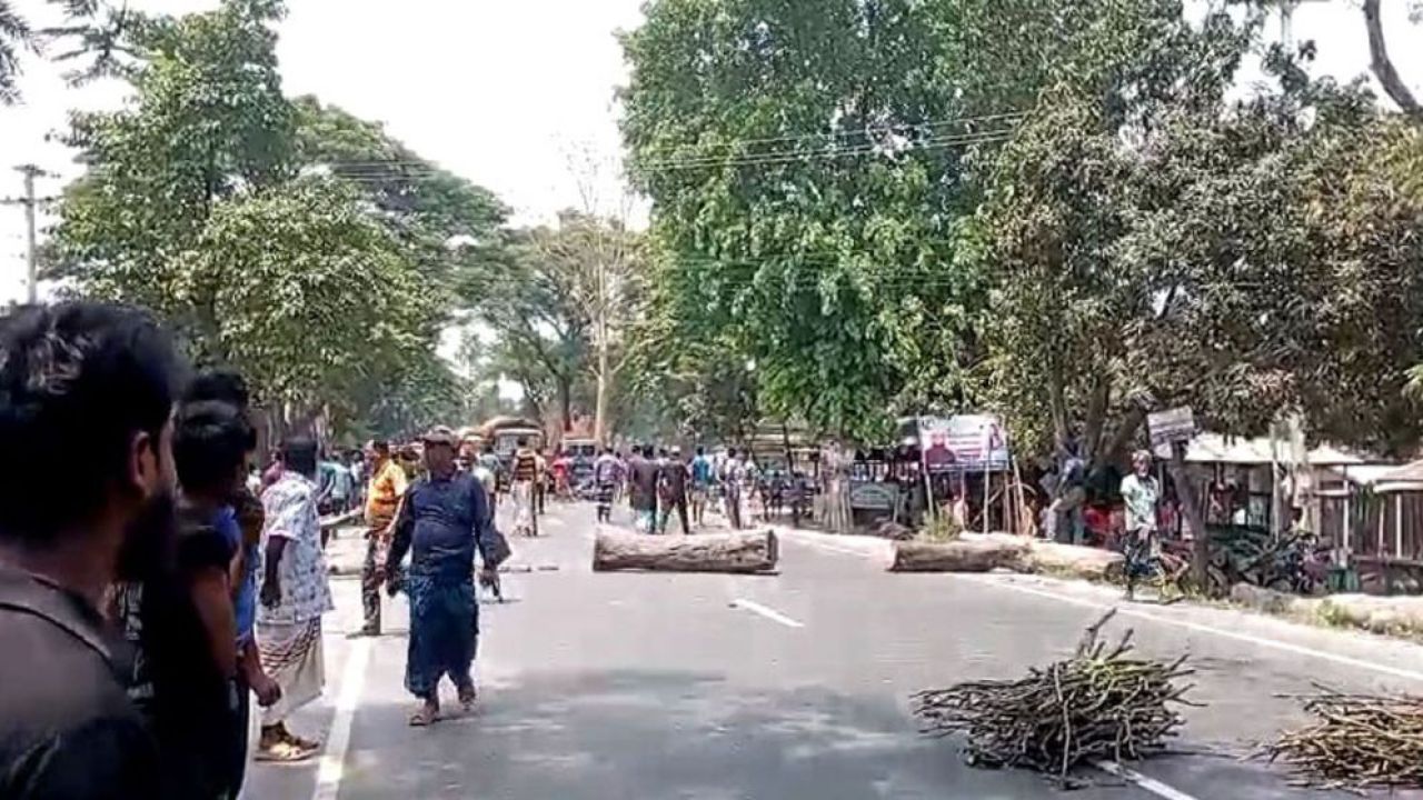 নাটোরে যুবদলের দুই গ্রুপের সংঘর্ষে আহত ১০, মহাসড়ক অবরোধ