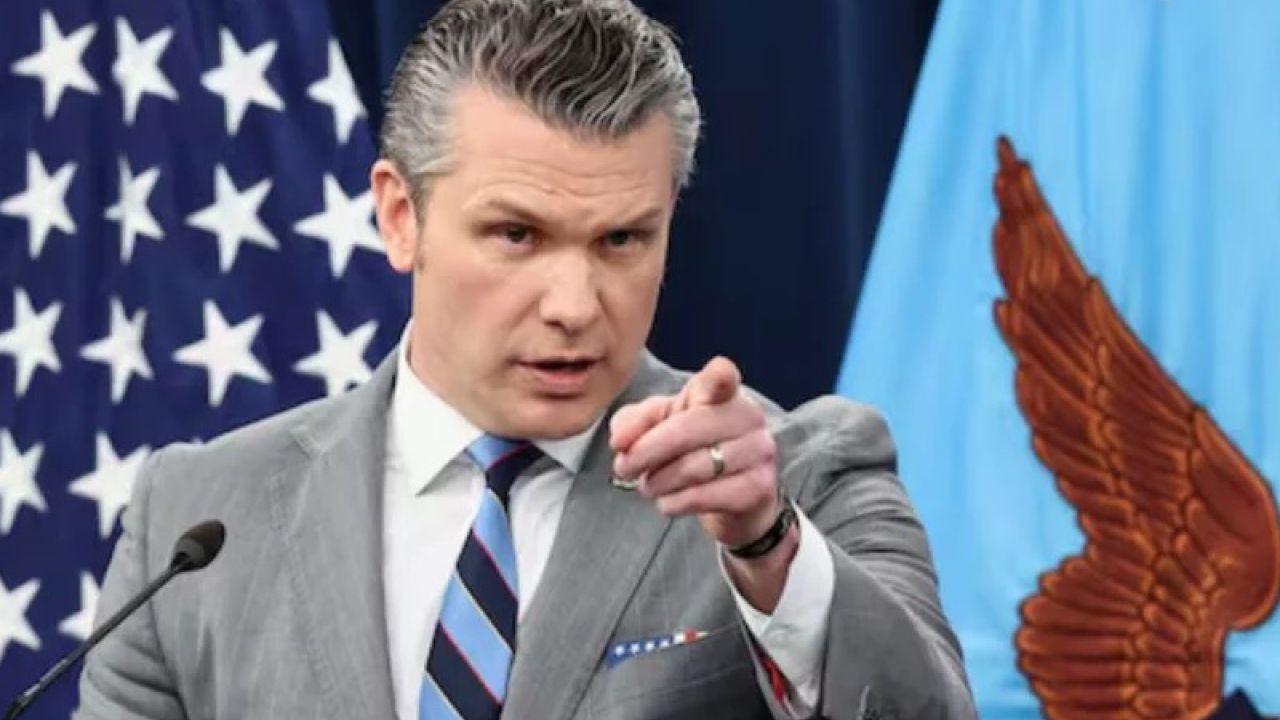 মার্কিন অনুমতি ছাড়া হরমুজ প্রণালিতে জাহাজ চলাচল অসম্ভব: হেগসেথ