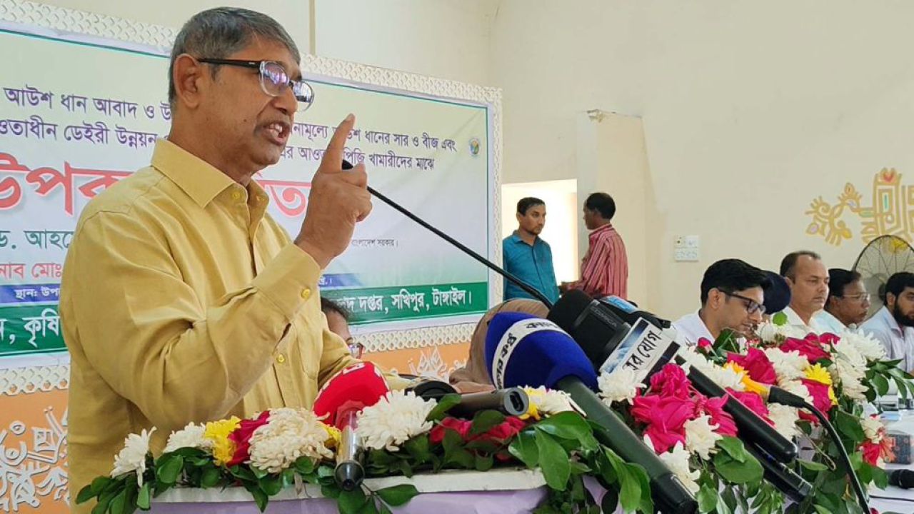 সরকার দুর্নীতিমুক্ত দেশ ও স্বনির্ভর অর্থনীতি গড়তে কাজ করছে