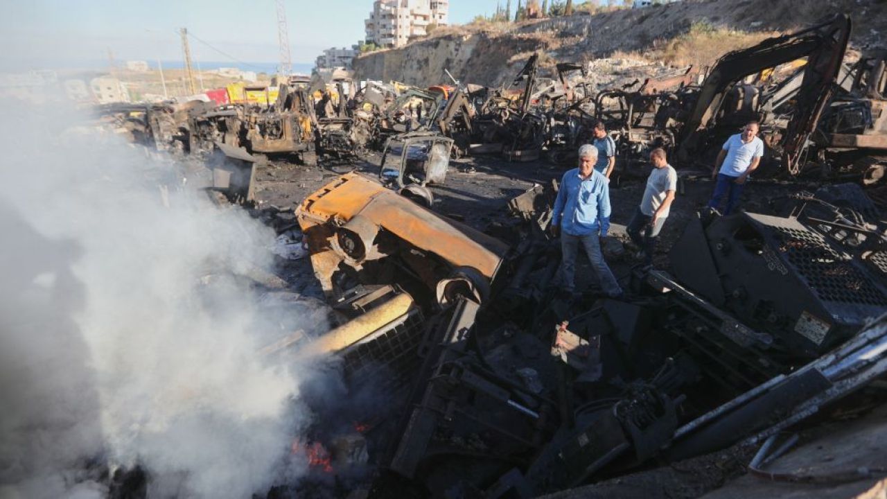 লেবাননে ইসরাইলি বিমান হামলায় নিহত ৪: হুমকির মুখে যুদ্ধবিরতি