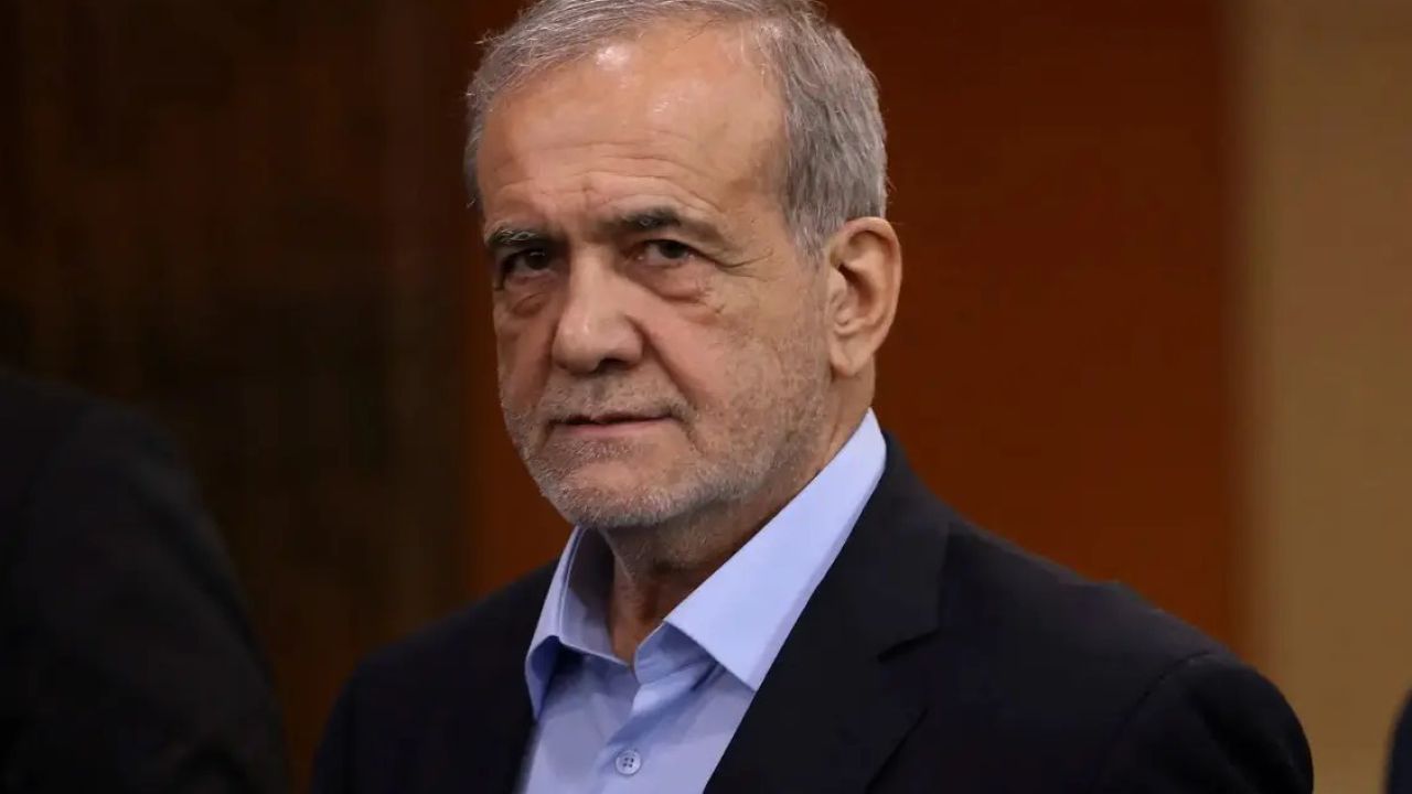 নৌ-অবরোধ ও হুমকি মোকাবিলায় অনড় ইরান