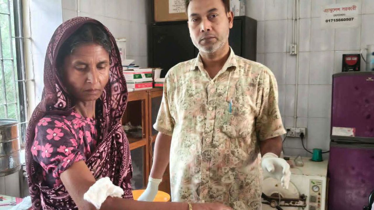 টাঙ্গাইলে কুকুরের কামড়ে আহত ৫৪