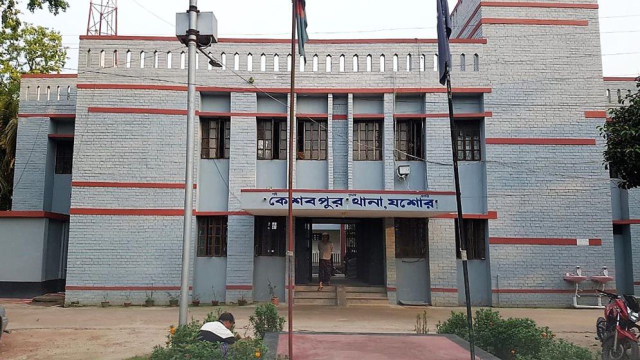 কেশবপুরে মায়ের মাথায় আঘাত করে হত্যার অভিযোগে মেয়ে গ্রেফতার