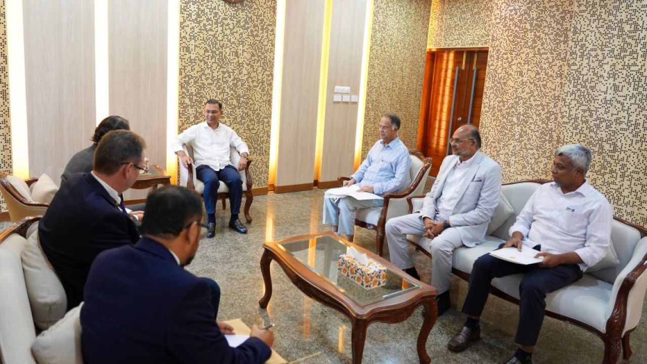 প্রধানমন্ত্রীর সঙ্গে শেভরন কর্পোরেশনের প্রতিনিধি দলের সৌজন্য সাক্ষাৎ